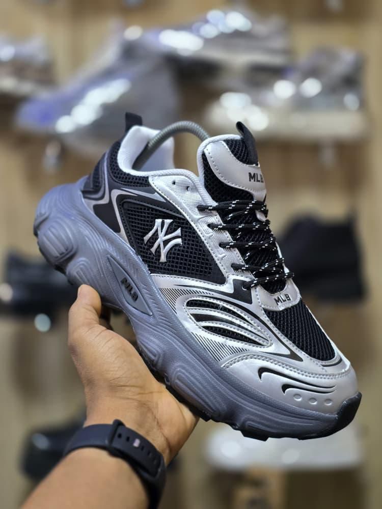 MLB Shoe